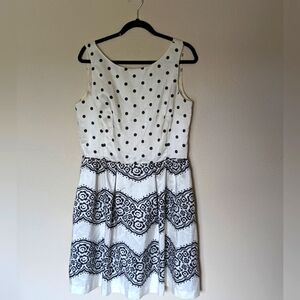 Melonie T White and Black Dress Size M